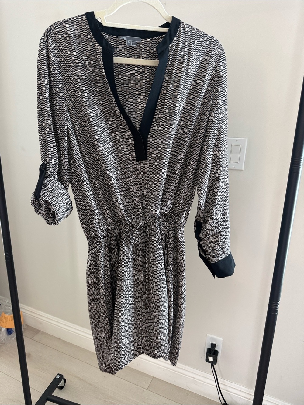 Vince black and cream geometric print V-neck dress size large